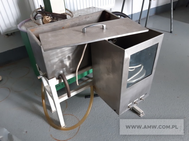 Urządzenia do destylacji - pakiet zawierający 2 poz. asort., w tym: aparat do destylacji 680 x 210 x 480 mm oraz destylator wodny DEL-5 